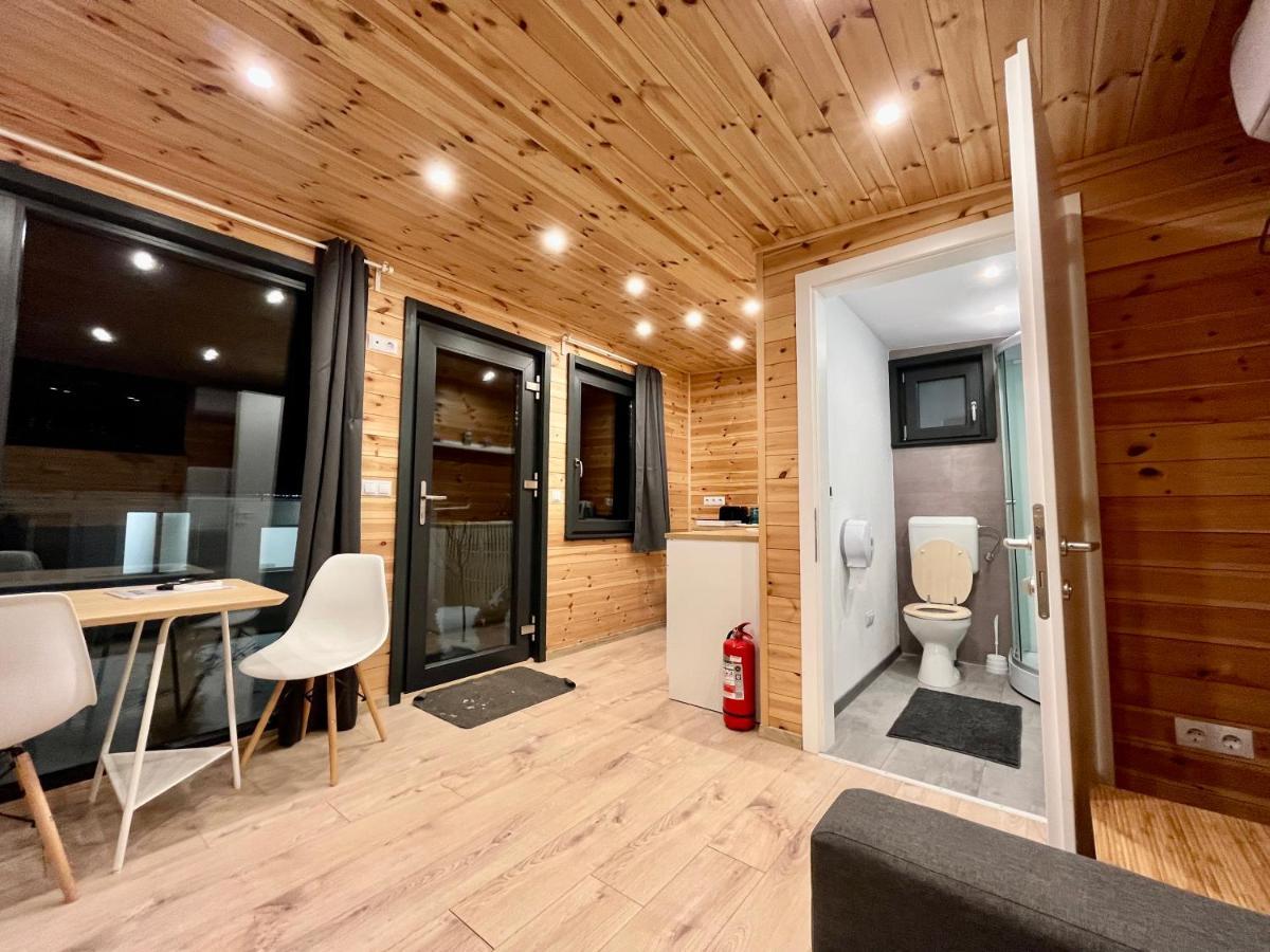 Pixel - Tiny Campus Villa Tirgu Secuiesc Exterior photo